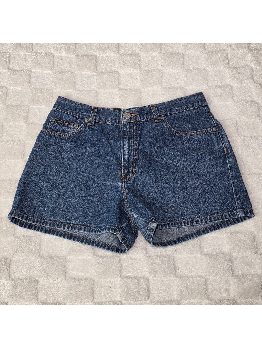 Women's Calvin Klein Jeans Basic 5 Pocket Short Short Med-Dark Wash Size 11
